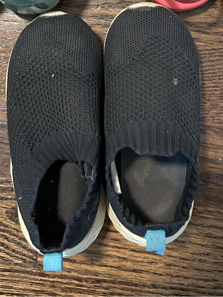 Carter's Black Slip-On Sneakers (Size 7)